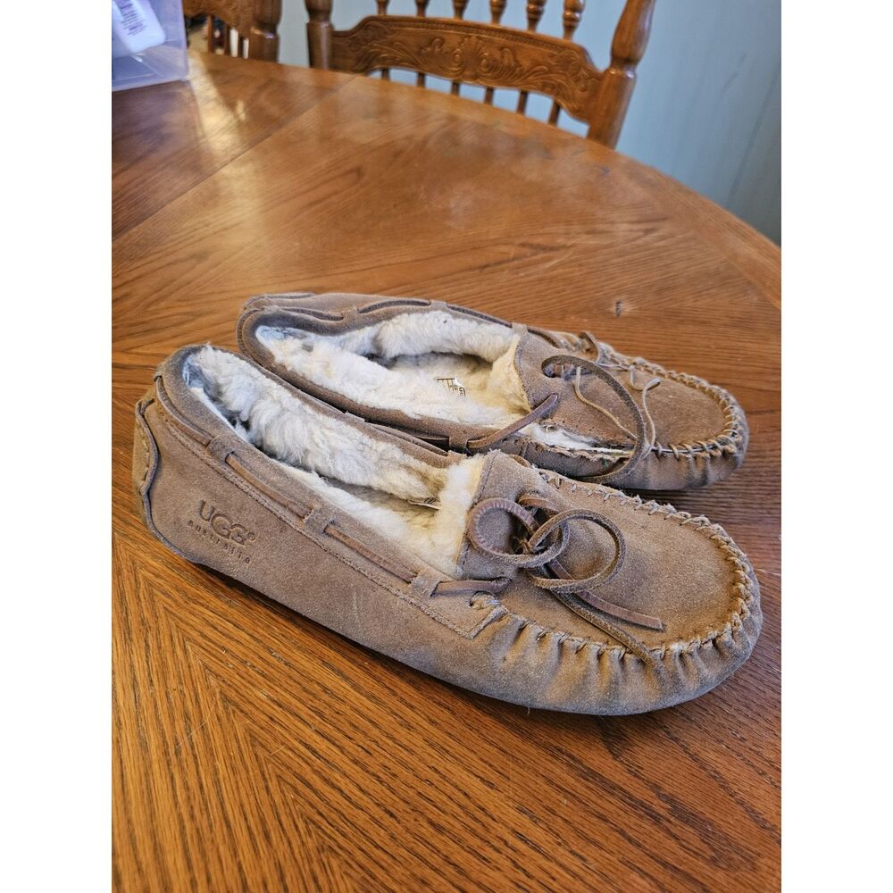 READ UGG DAKOTA SUEDE SHEEPSKIN MOCCASINS GIRLS' SHOES SIZE 5‎ Womens 6.5